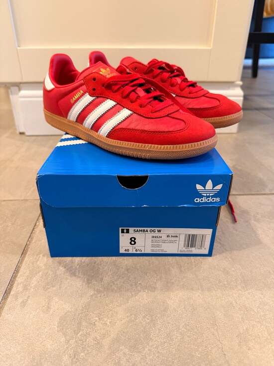 adidas Samba OG W Better Scarlet / Footwear White / Gold Metallic Sneaker (IE652 - Picture 2 of 10